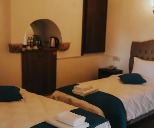 Fibar Zincirlihan Szálloda *